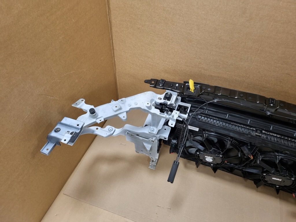 фото №11, Polestar 2 kompletny pas передній радіатор