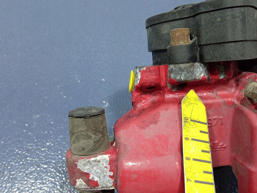 фото №12, Maserati levante супорт гальмівний задня правий задній 06700388370