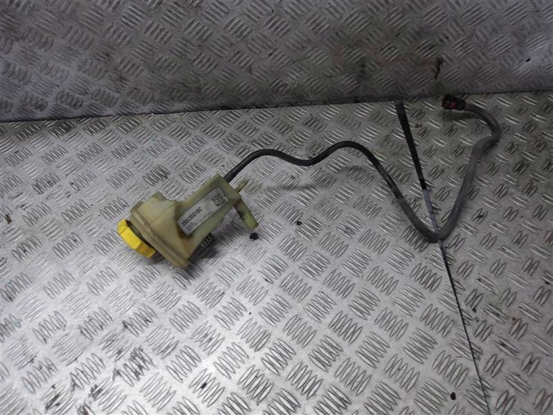 Купить Бачок усилителя mazda 2 dy