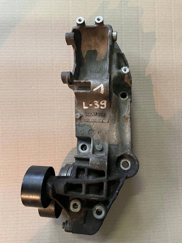 фото №1, Opel vivaro 2013 кронштейн генератора