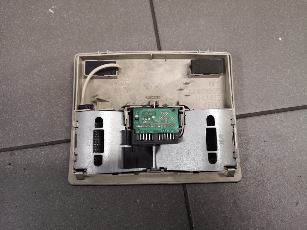 фото №6, Лампа стельовий audi a6 c5 4b0947105c