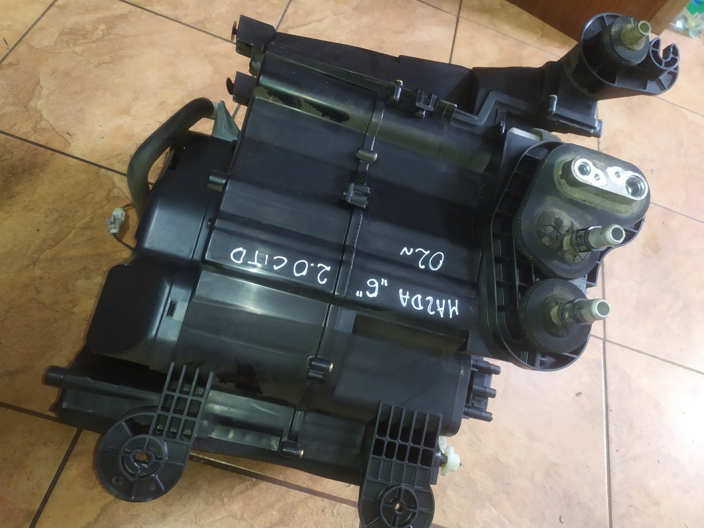 фото №5, Nagrzewmica корпус mazda 6 2.citd 02' kom