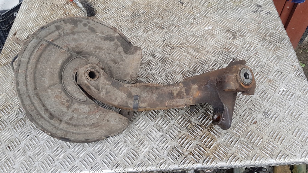 фото №5, Citroen c5 i mk1 3.0 поворотный кулак задняя левая