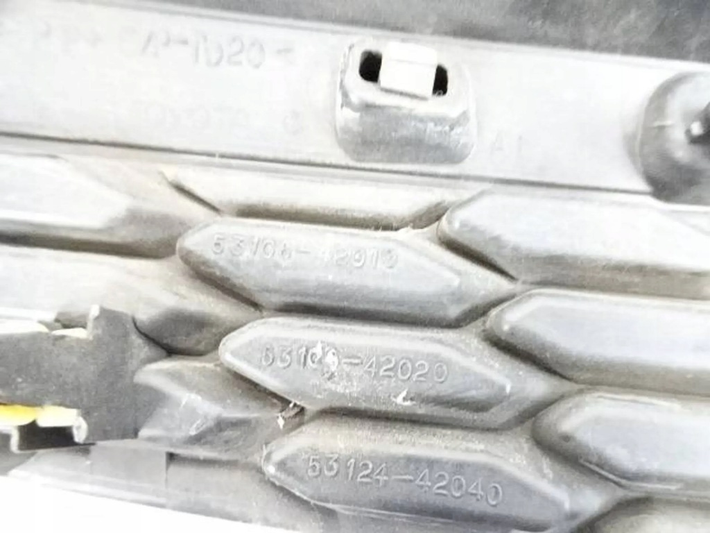 фото №10, Заглушка решётка радиатора бампер перед kpl. toyota rav4 iv 13-15 r.