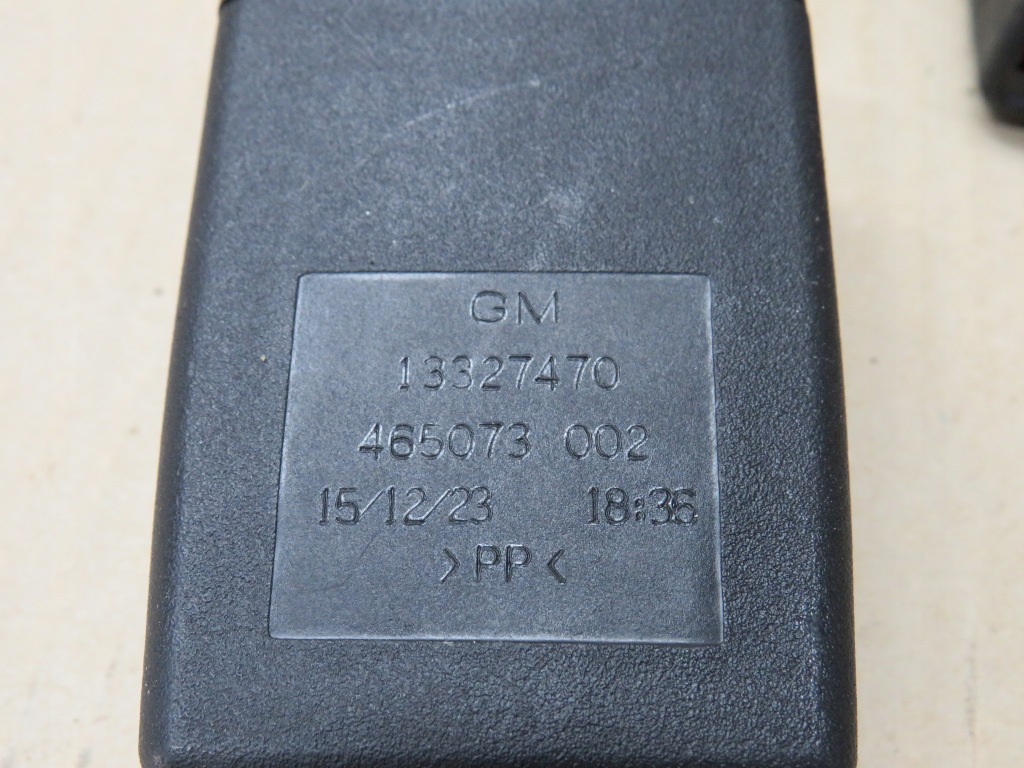 Opel insignia a lift клипса поперечина передняя перед 13327470 Оригинал