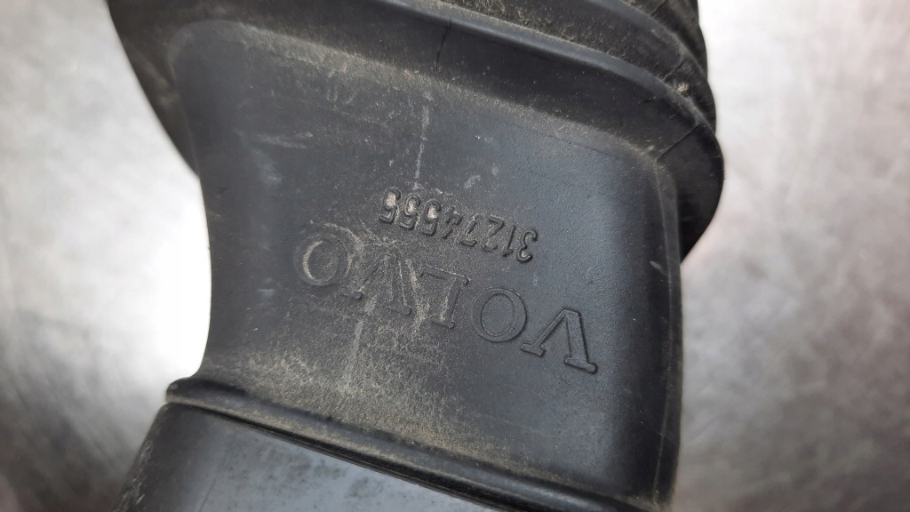 фото №8, Труба воздухозаборник воздуха volvo s60 ii v60 31274555