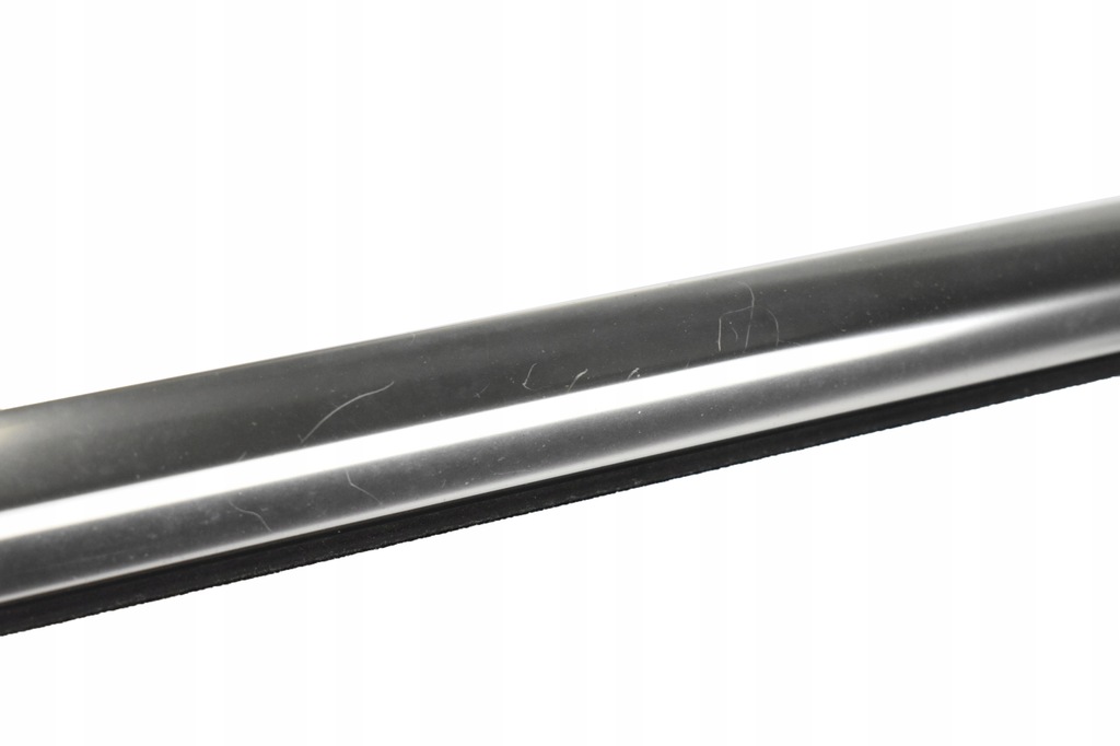 фото №10, Молдинг уплотнитель левый задняя прокладка a2477352500 mercedes eqb x243 w243