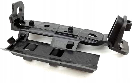 фото №1, Направляющая бампера задняя правый audi a4 b9 sedan