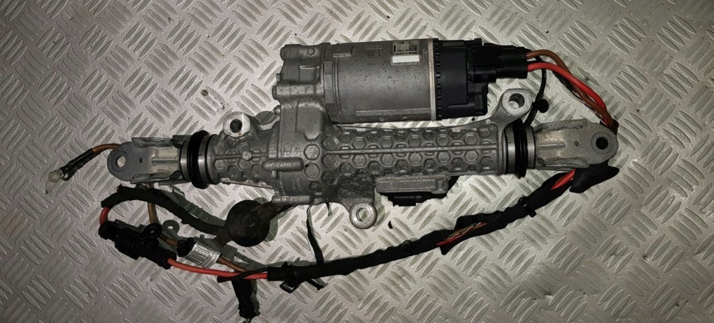 Bmw g05 g11 g30 привод поворота kół актуатор hsr поворотная oś задняя 6876338 Цена