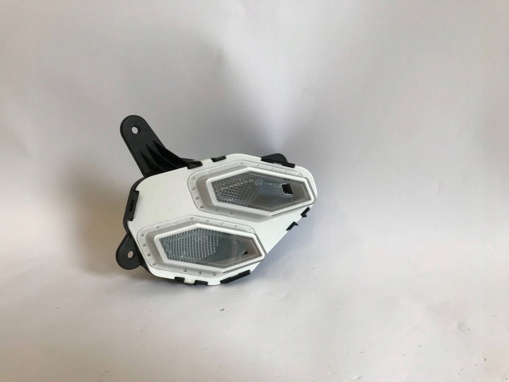 Купити Vw polo 2g gti рестайлінг  21- протитуманна фара led праві гарний!