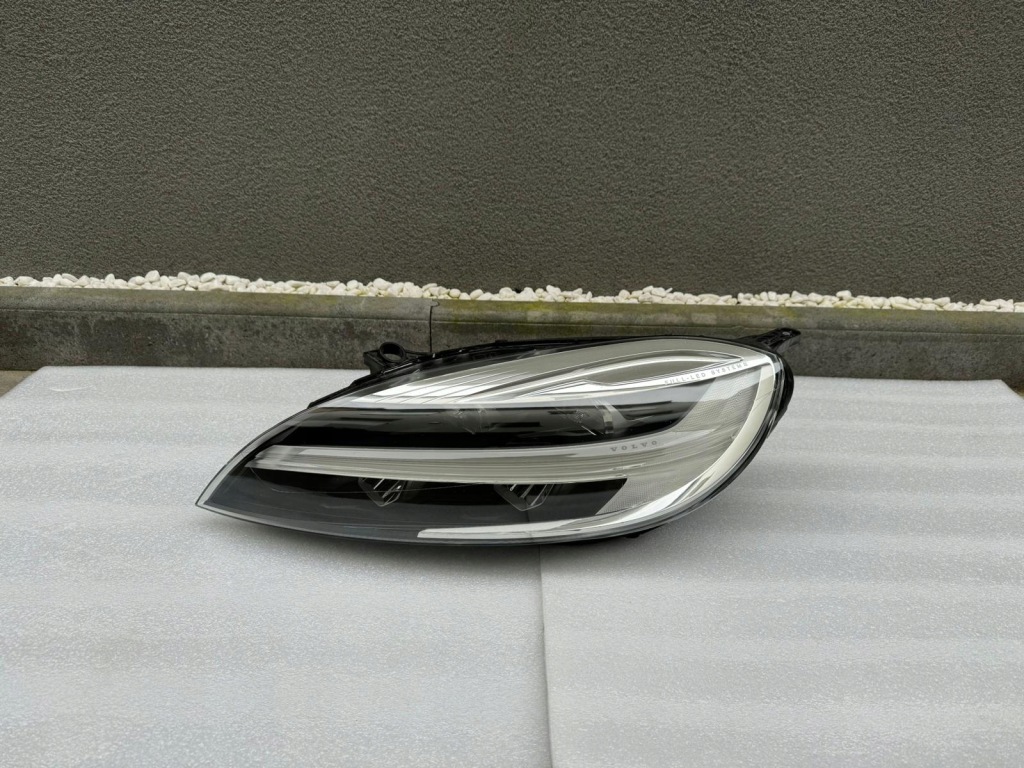 фото №1, Лампа левая volvo v40 ii lift full led