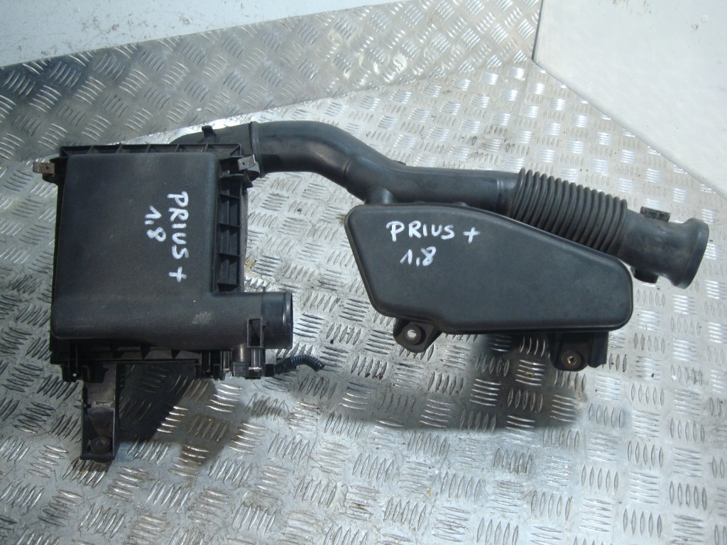 фото №1, Корпус фільтра резонатор повітря toyota prius + plus 12-