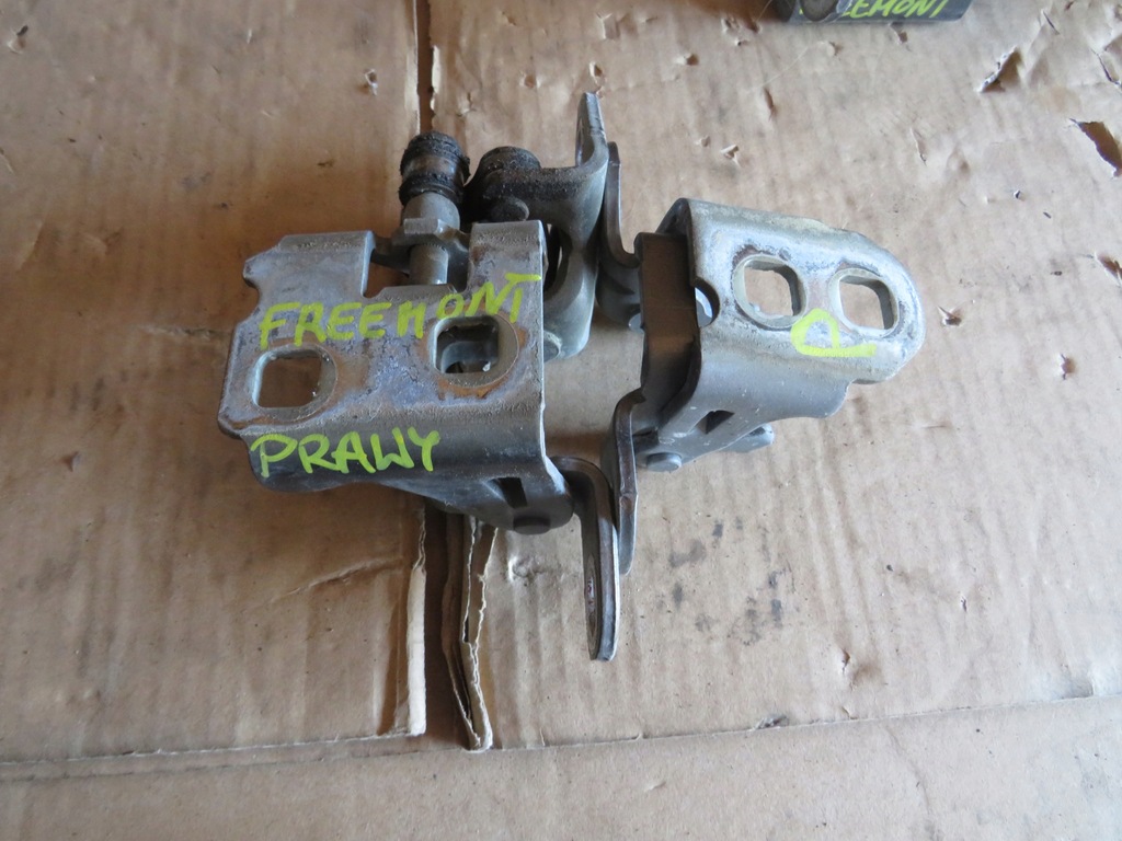 фото №1, Петлі двері права сторона fiat freemont