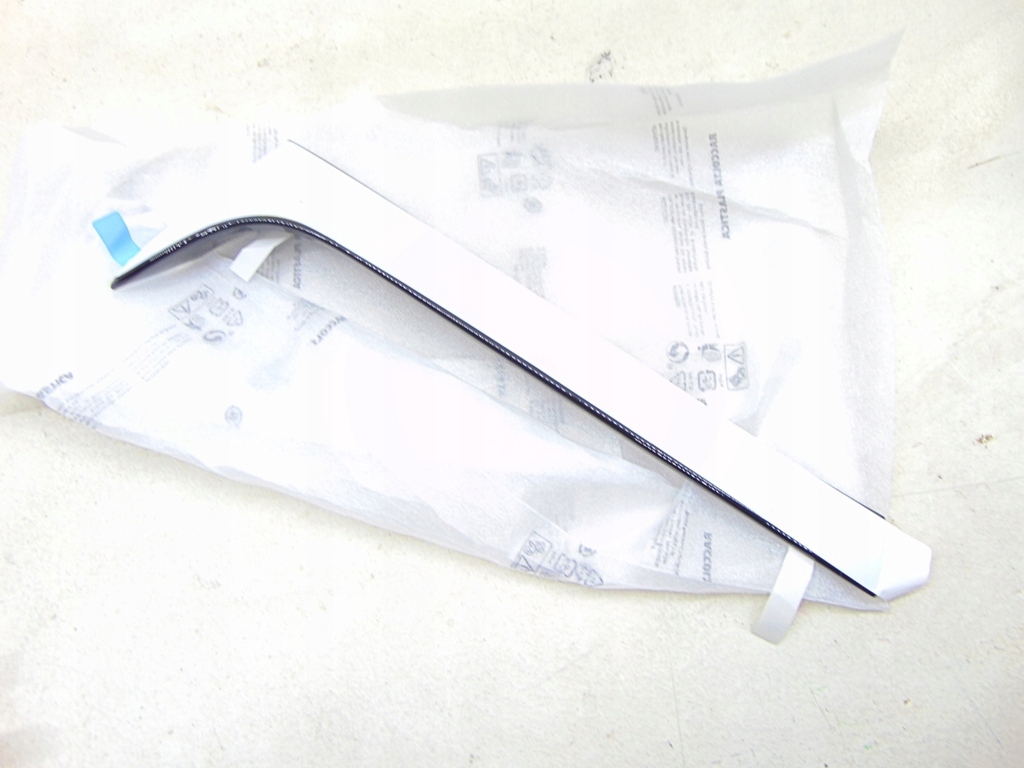 фото №1, Молдинг крышки багажника правая vw golf sportsvan