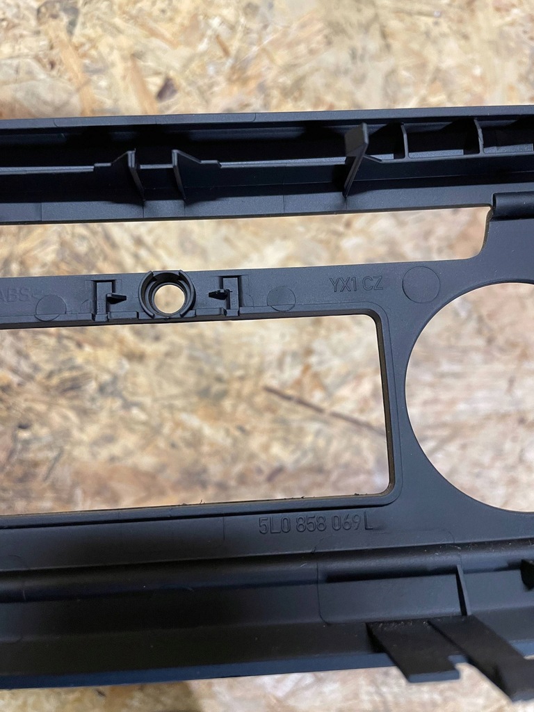 фото №3, Skoda yeti рамка радио 5l0858069l