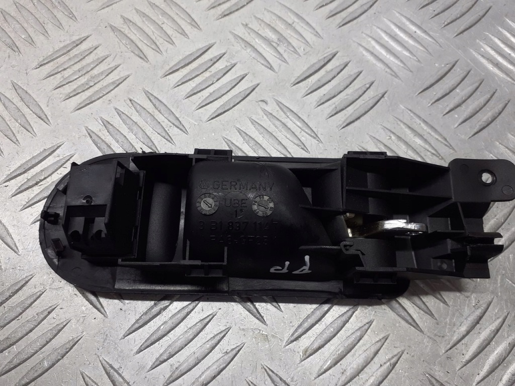 Ручка правая передняя внутренняя vw golf iv 1.6 3b1837114t Доставка