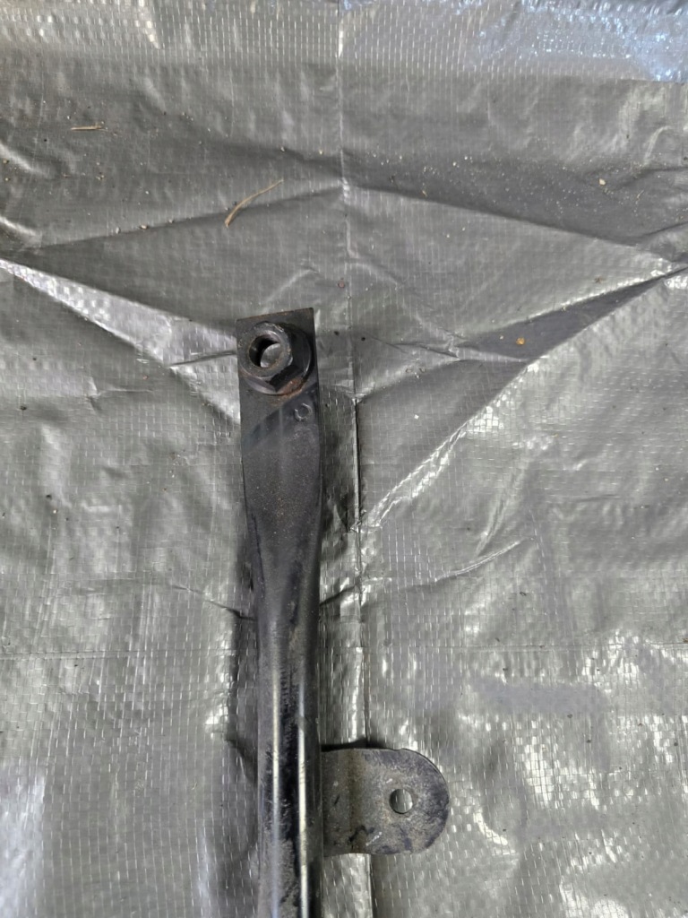 фото №4, Кронштейн подрамник перед toyota prius plus