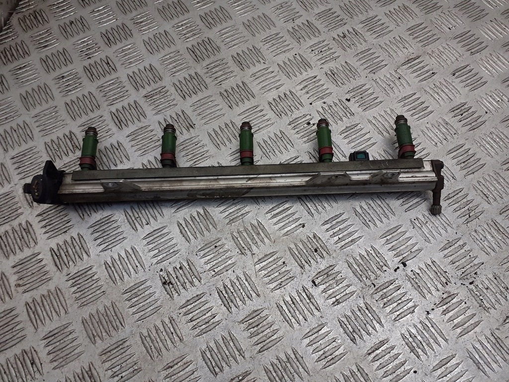 фото №1, Молдинг впрыскная volvo s60 2.4