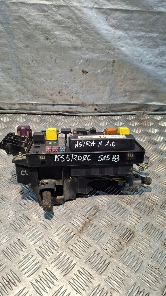 фото №1, Коробка запобіжників opel astra h 13205784