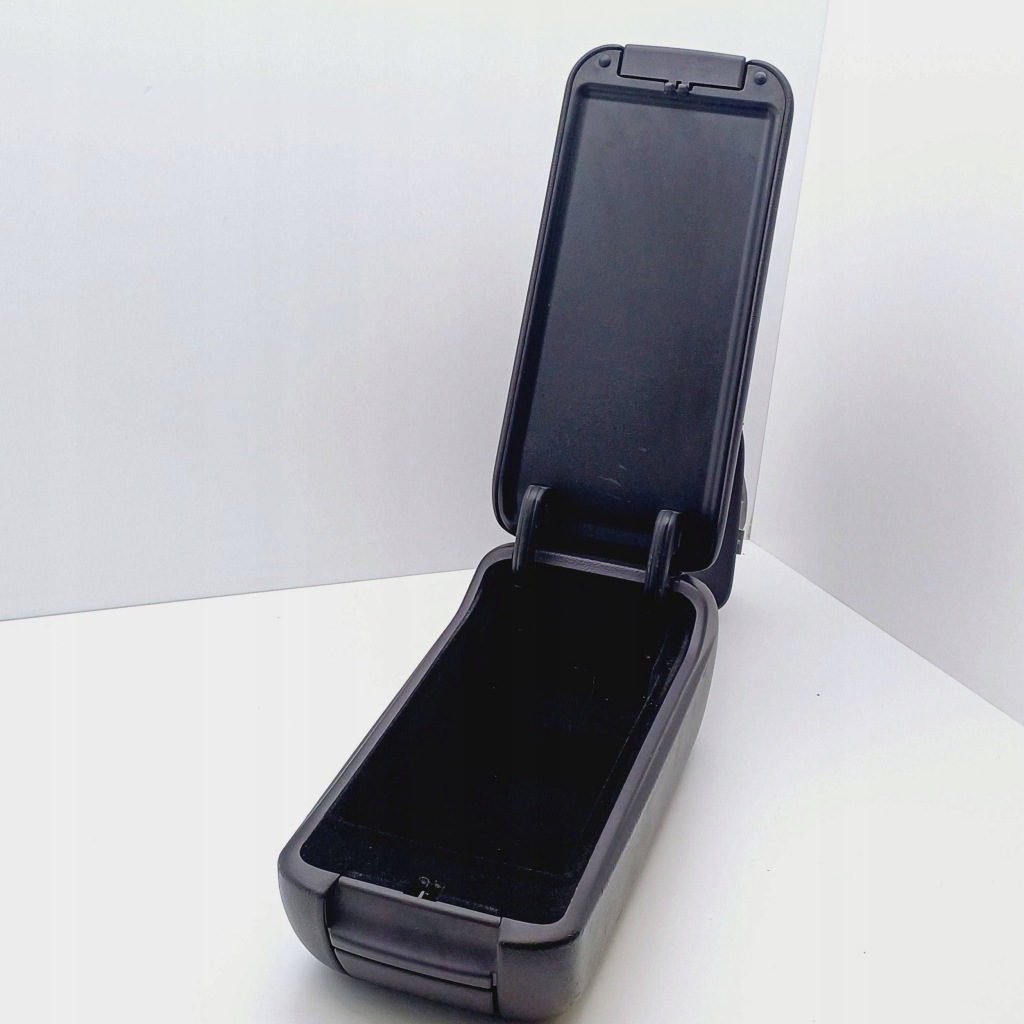 Подлокотник кожаный кронштейн на кружка mercedes benz w168 a1686830214 nr19 Киев