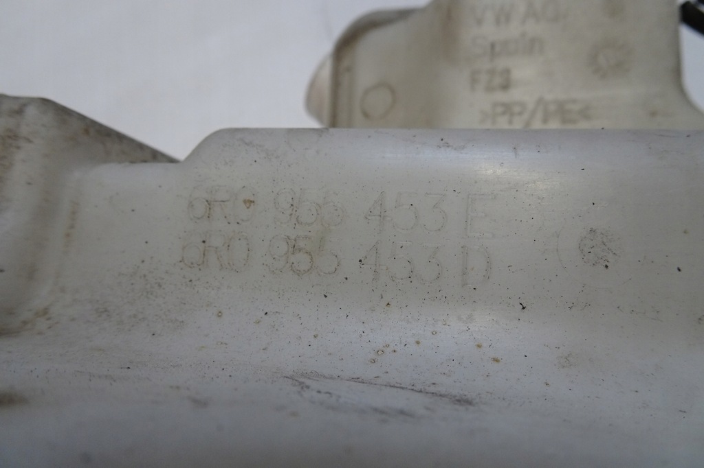 фото №6, Vw polo v fabia iii rapid - бак омывателя помпа