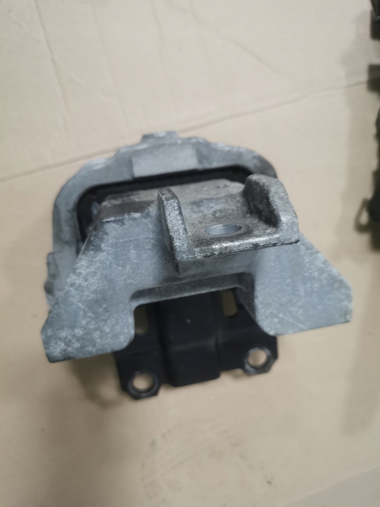 фото №1, Кронштейн подушка 2.4 mitsubishi outlander iii 2012-