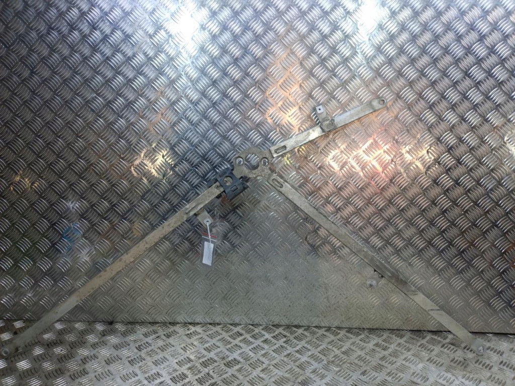 фото №4, Porsche panamera кронштейн распорка 971814588b