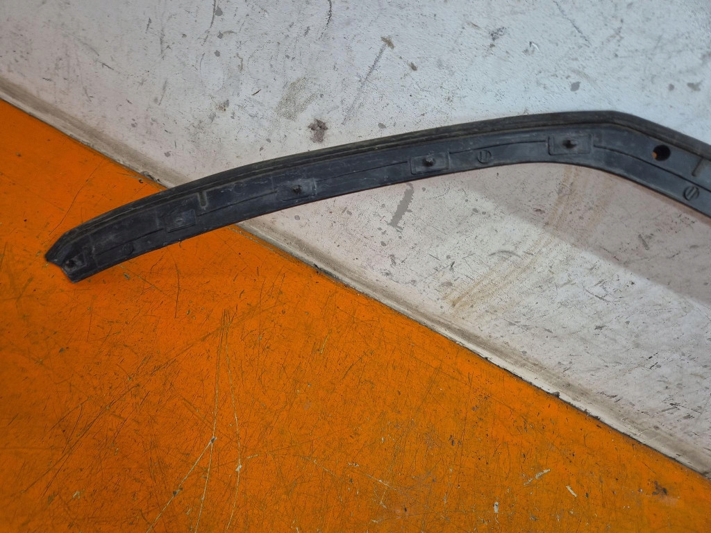 Audi q7 18- suv прокладка накладка капот 4m0823126 Недорого