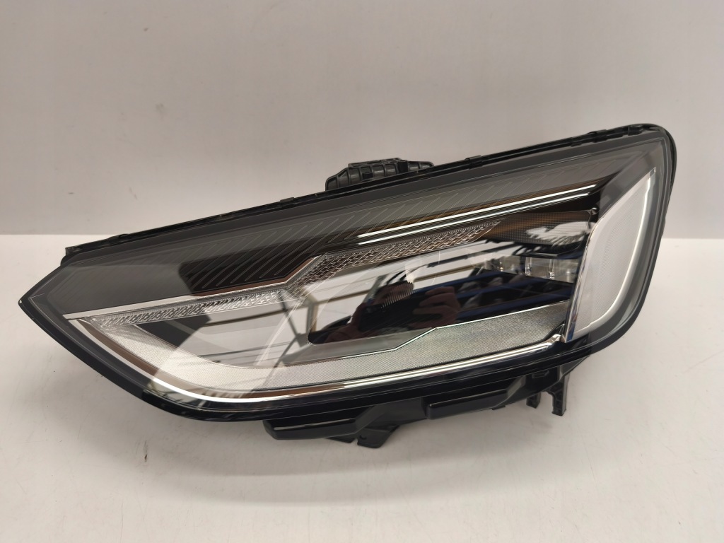 фото №1, Лампа левая full led audi a4 b9 lift 8w0941011