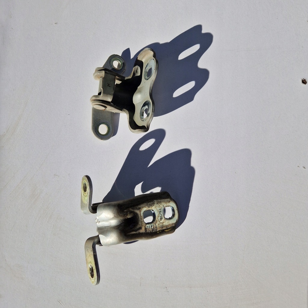 фото №1, Opel mokka chevrolet trax петлі двері лівий перед комплект z176