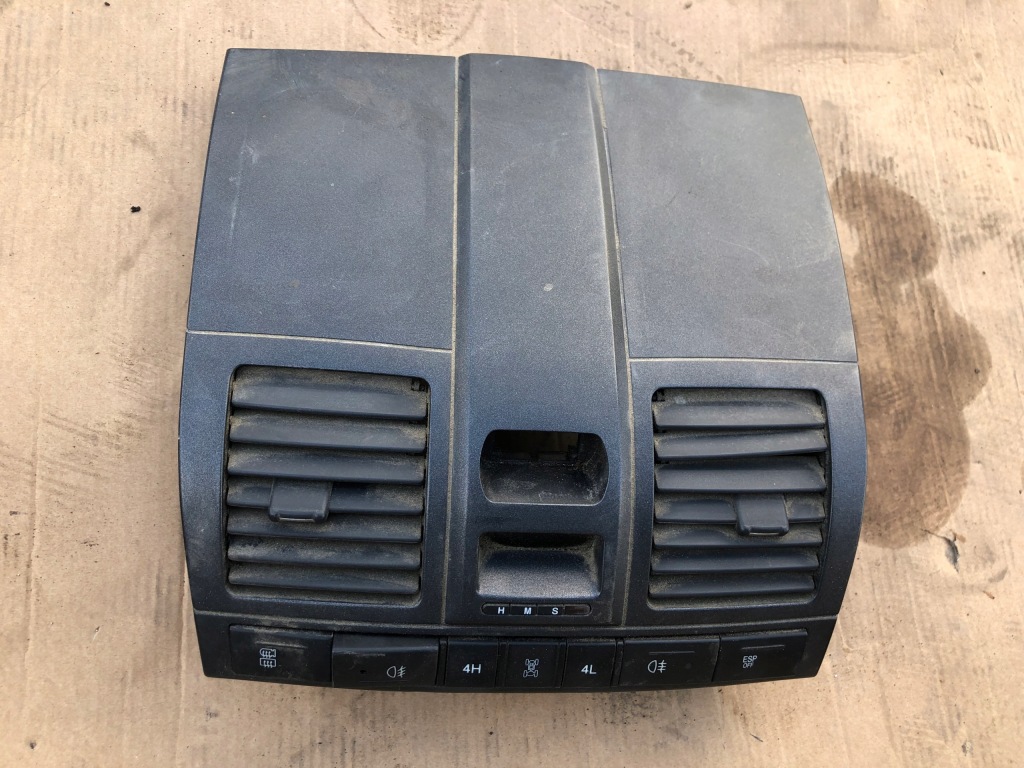 фото №1, Решётка обдув средняя перед ssangyong rexton