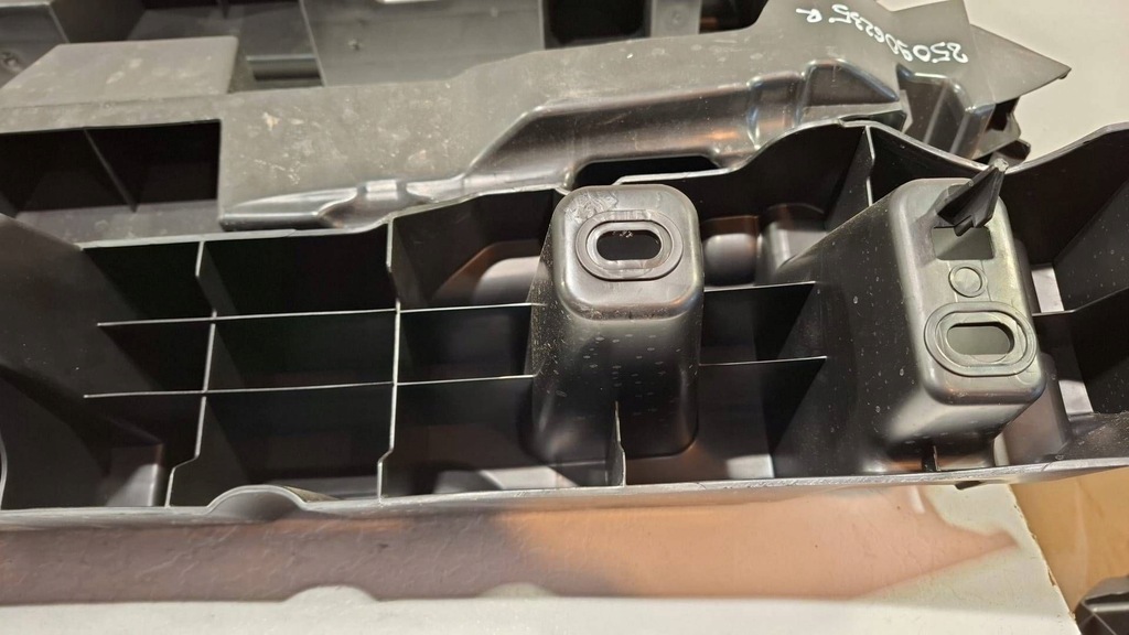 фото №6, Балка бампера задняя 850906235r dacia duster iii 2024-