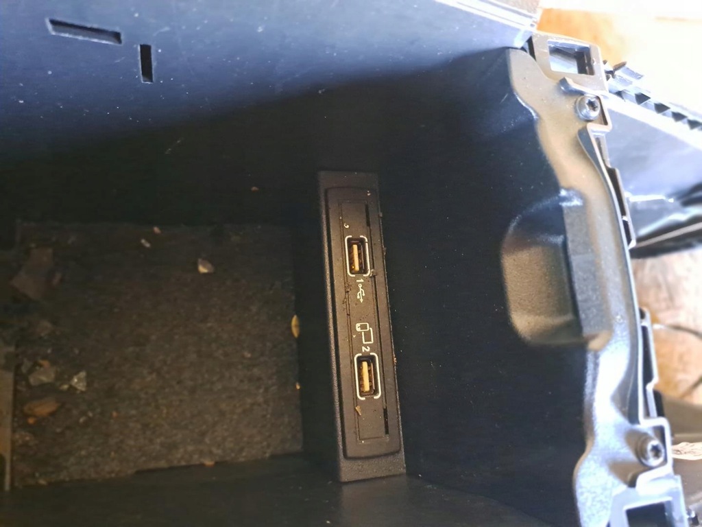 фото №5, Mercedes w246 підлокітник тунель середній usb port
