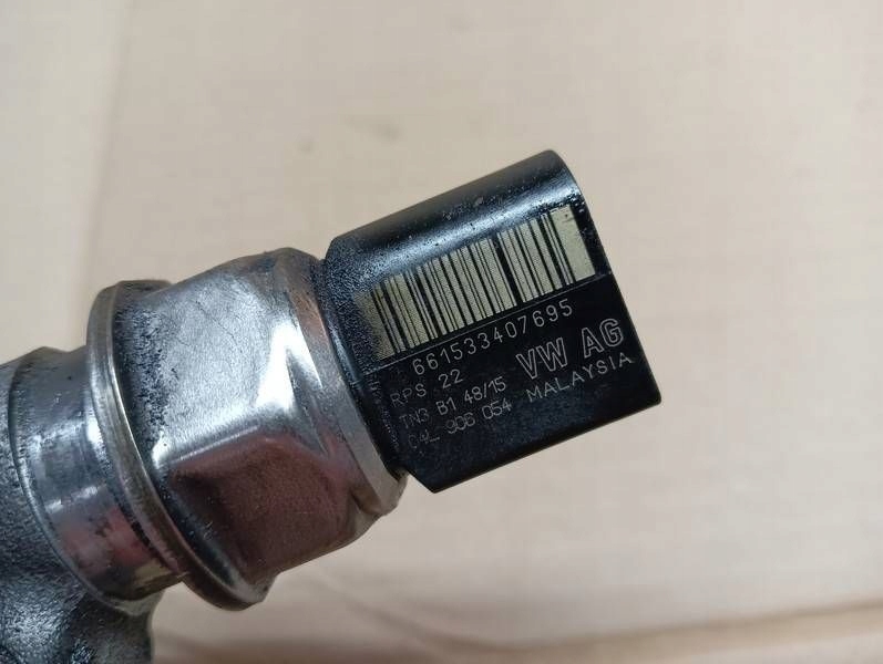 фото №6, Vw skoda octavia iii молдинг упорскування датчик 04l130764b