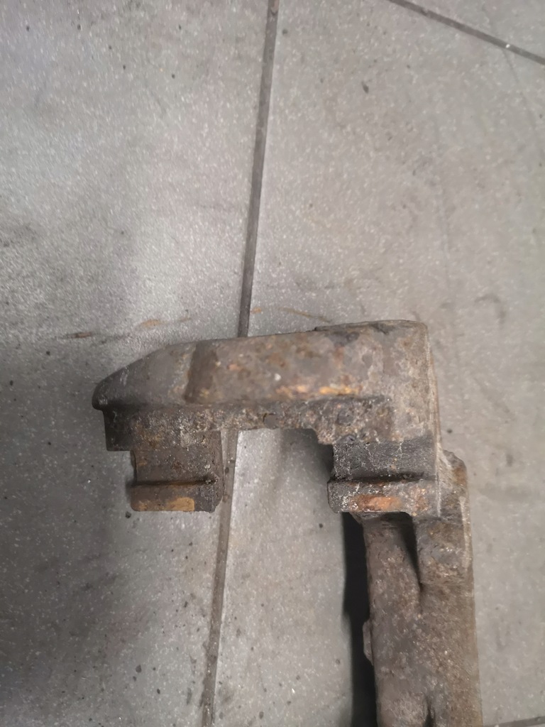 фото №4, Скоба суппорт тормозной правый перед vw t5 2.5