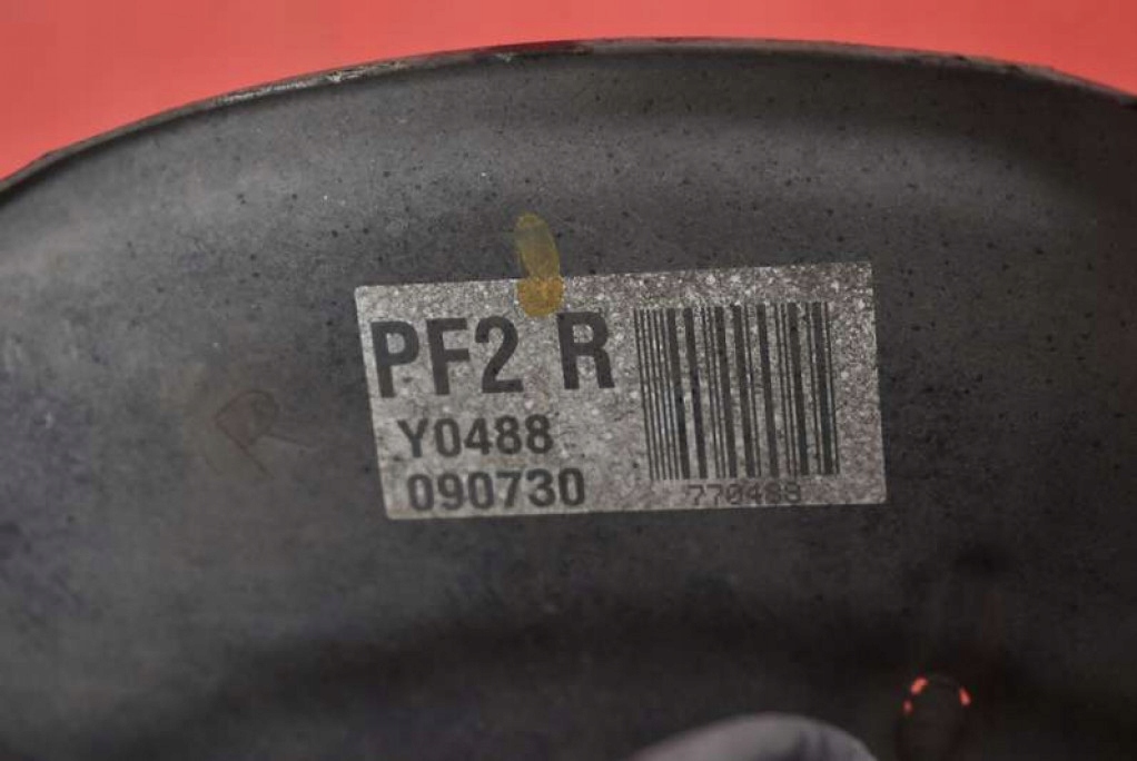 фото №8, Поворотный кулак ступица правая перед toyota prius 3 iii xw30 1.8 hybrid 99 km 09-11