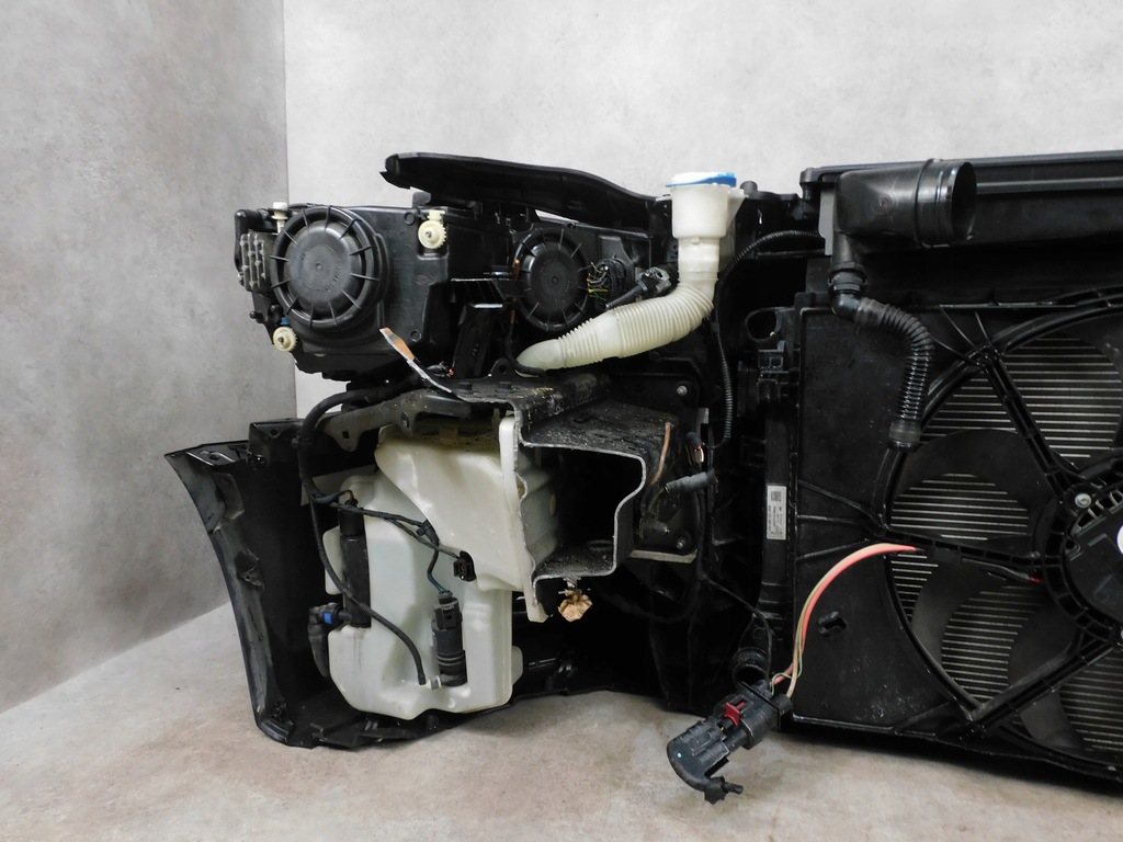 фото №15, Audi a3 8v5 sedan kompletny перед бампер лампи капот pas ксенон чорний