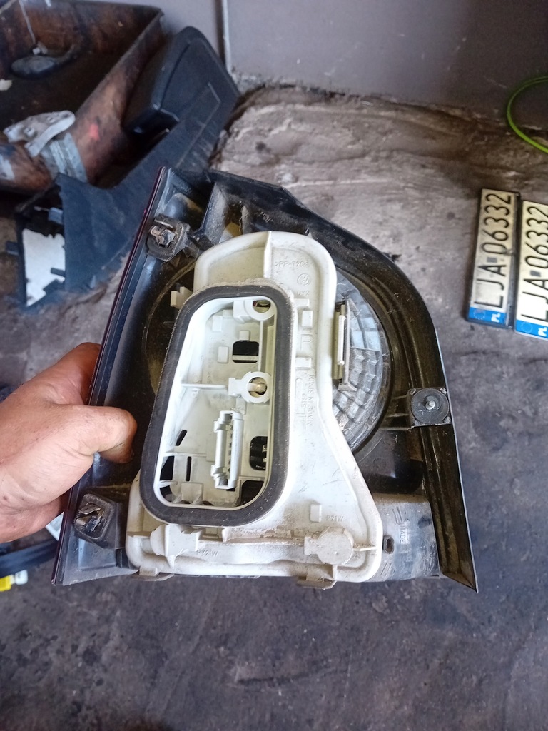 фото №8, Лампа задняя левая vw polo 9n3