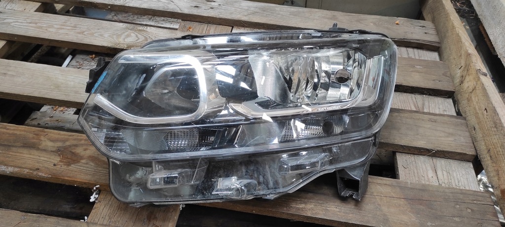 фото №1, Citroen berlingo iv лампа левая 9816824880 eu