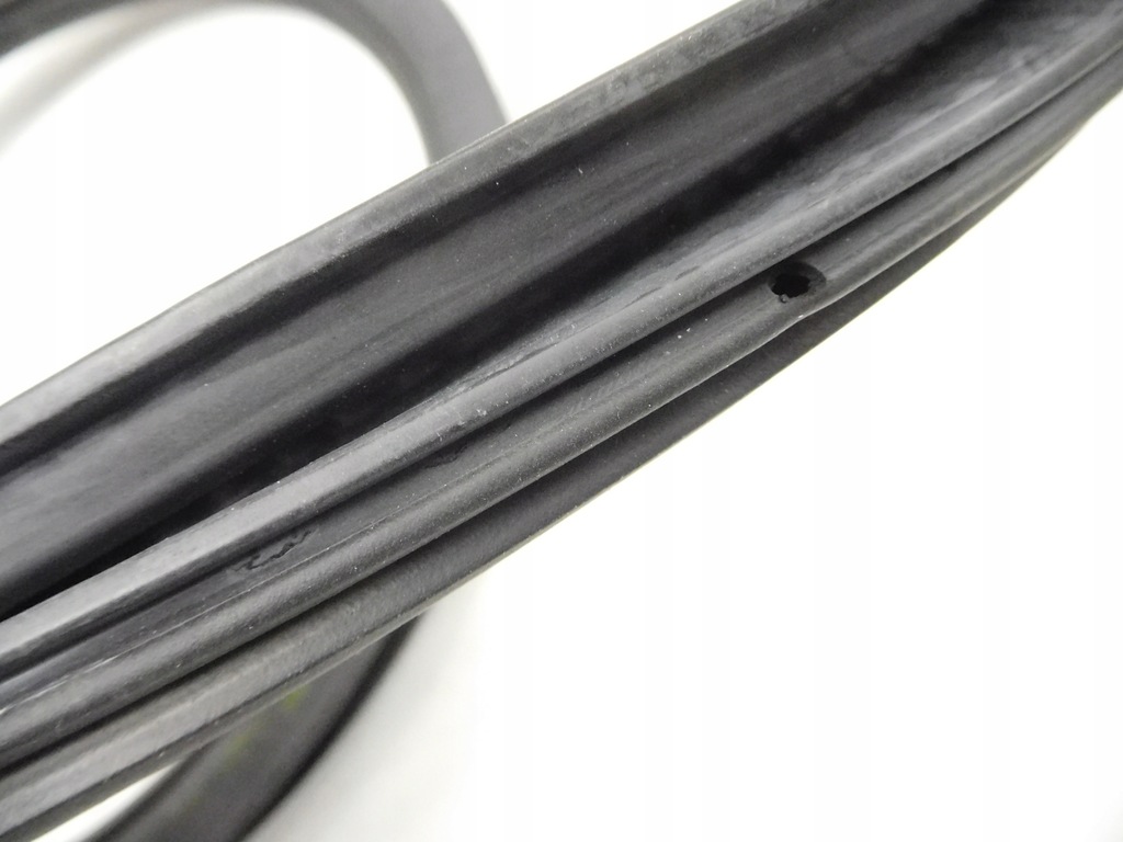 фото №6, Audi q5 8r прокладка двері лівий задня 8r0833721d