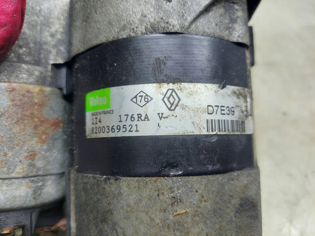 Стартер 8200369521 d7e39 renault clio 3 1.2 b с Разборки