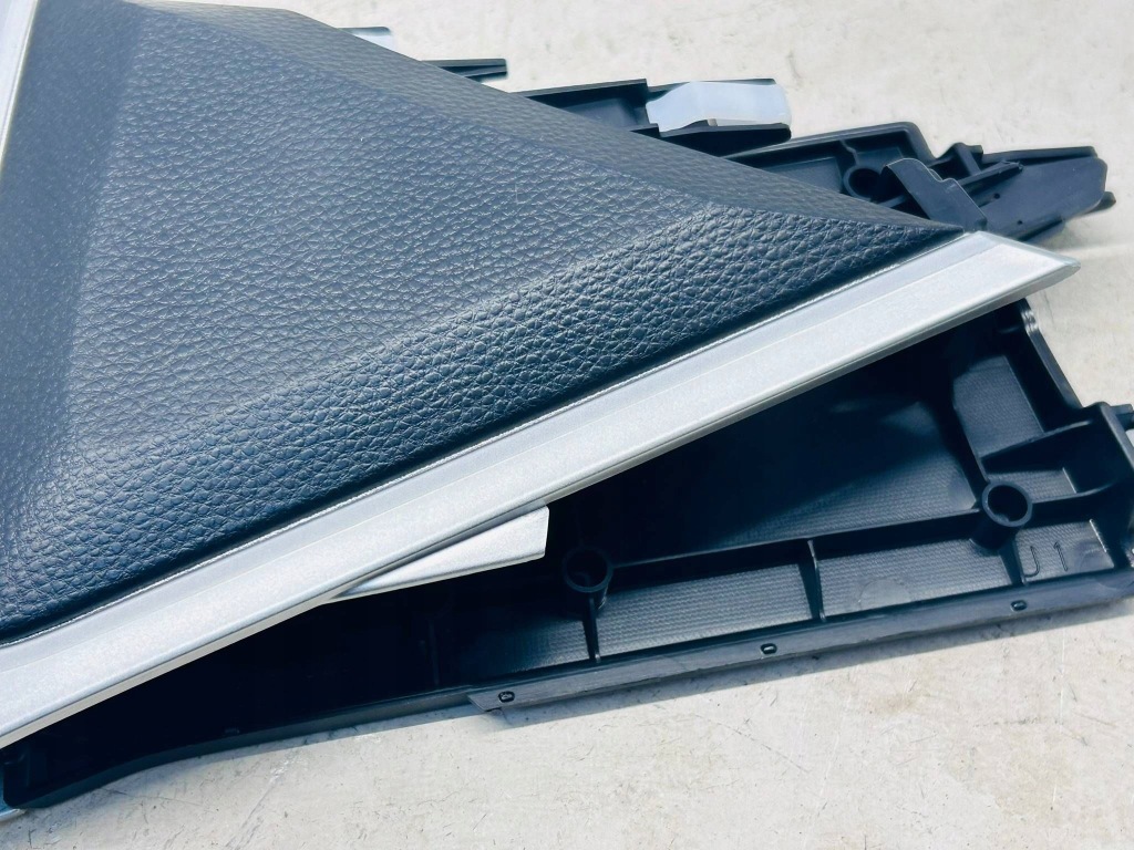 Corolla cross накладка панелі консолі тунель середнього 58833-16030 Ціна