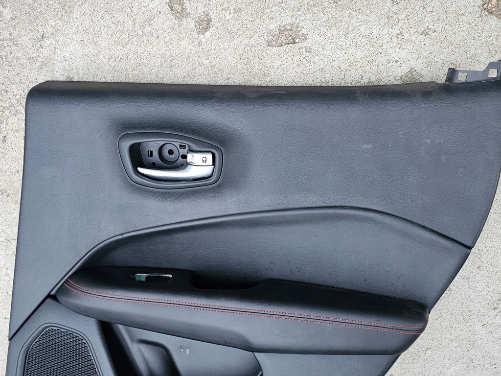 фото №10, Jeep compass ii 17- обшивка двері лівий правий задня 5us11lr5ad 5us10lr5ad usa