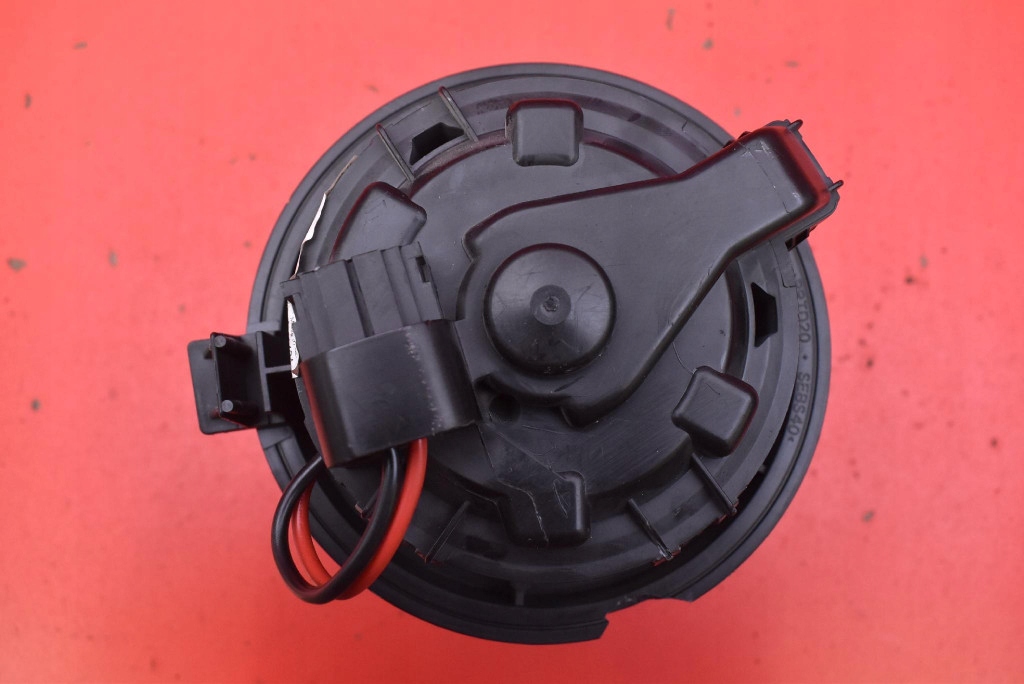 Повітродувка вентилятор обдув eu t1013140a peugeot 208 1 i рестайлінг  15-19 в Україні