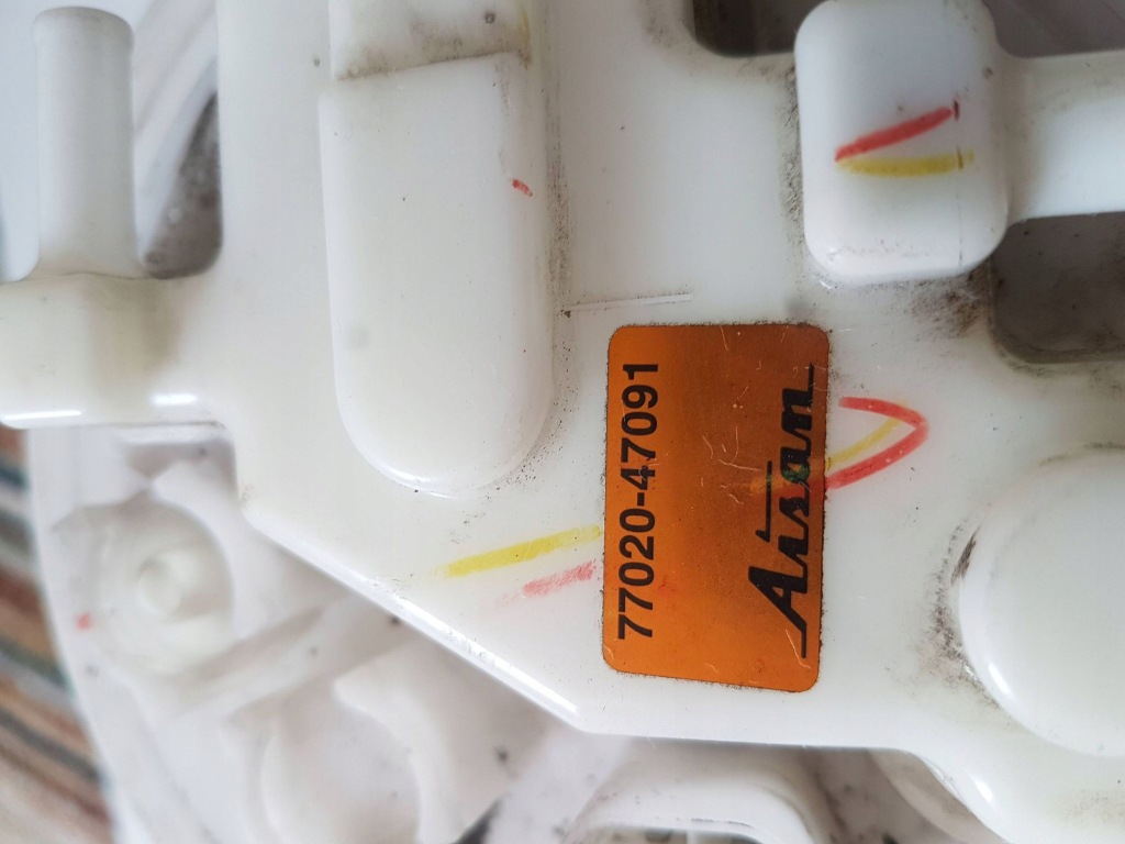 фото №7, 2011 lexus ct 200h насос пального 7702047091