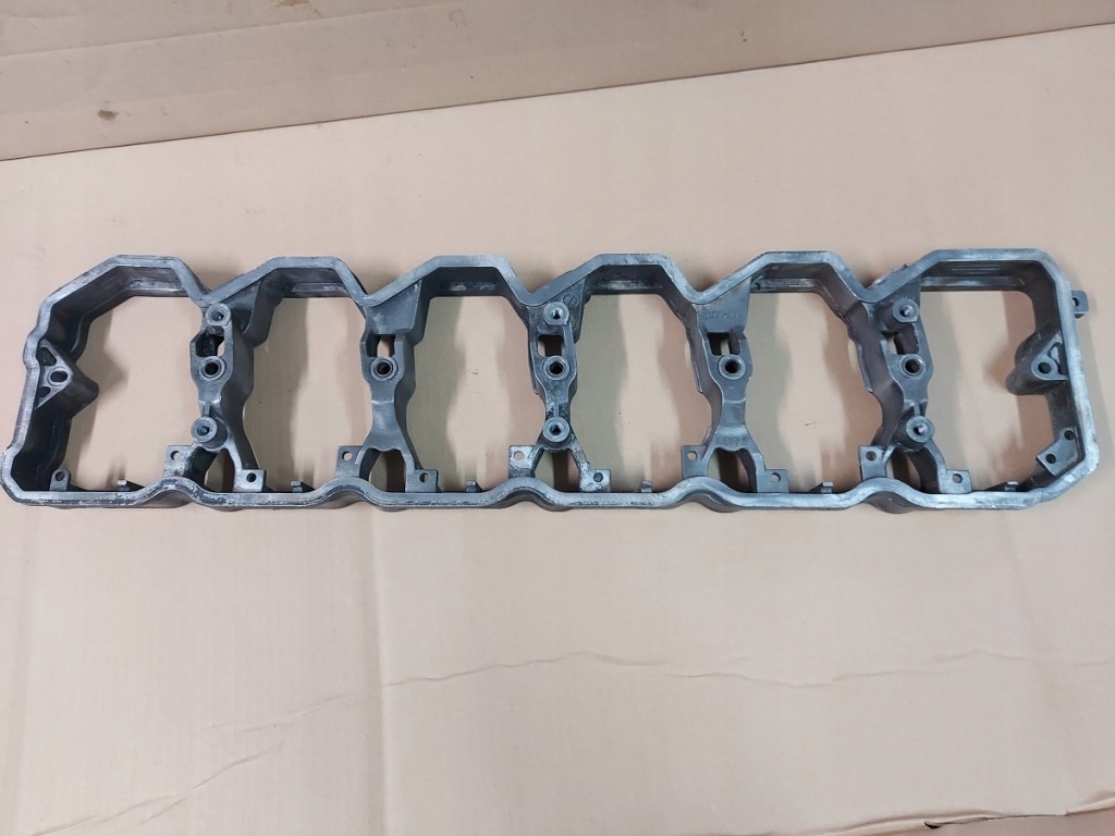 фото №1, Проставка кришки клапанів iveco eurocargo daf