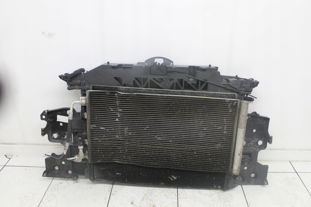 фото №1, Renault scenic iii 1.6 b 09r- pas передній радіатор