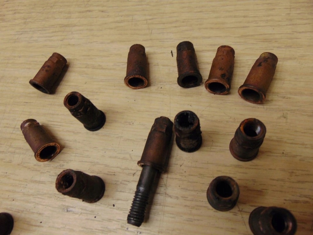 фото №4, Гайки коллектор выпускной audi q7 4.2 tdi btr