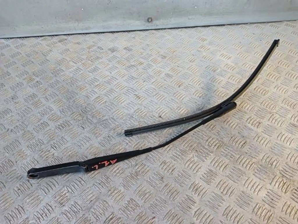 фото №1, Рычаг щетка дворники левая europa audi a1 8x