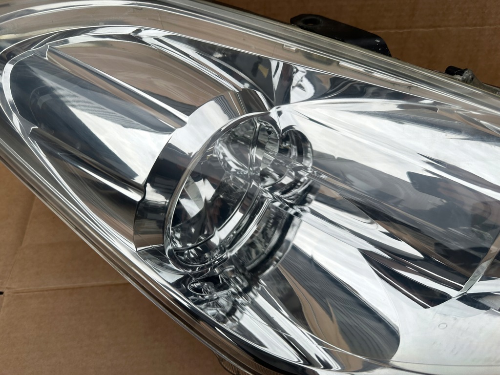 фото №7, Peugeot 4007 лампа правая ксенон europa комплектная